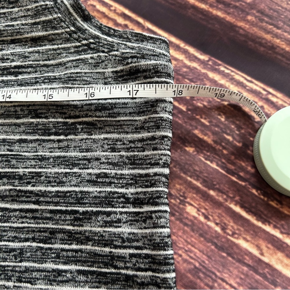 Women’s Athleta Tank Top Size M - Picture 4 of 7